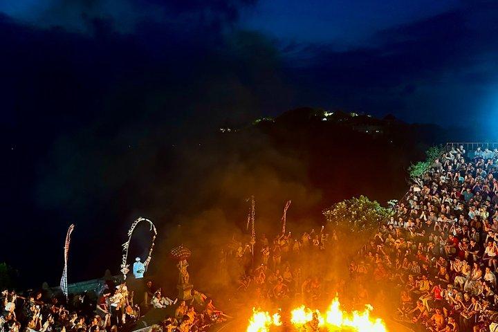ウルワツ寺院ウォーキングツアーとサンセット・ケチャック火のダンス