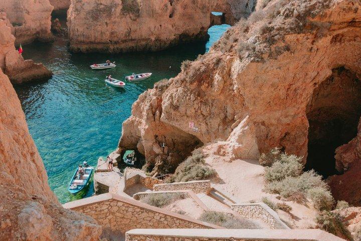 リスボン・ベナジル・ラゴスと風光明媚な海岸からアルガルヴェ日帰り旅行