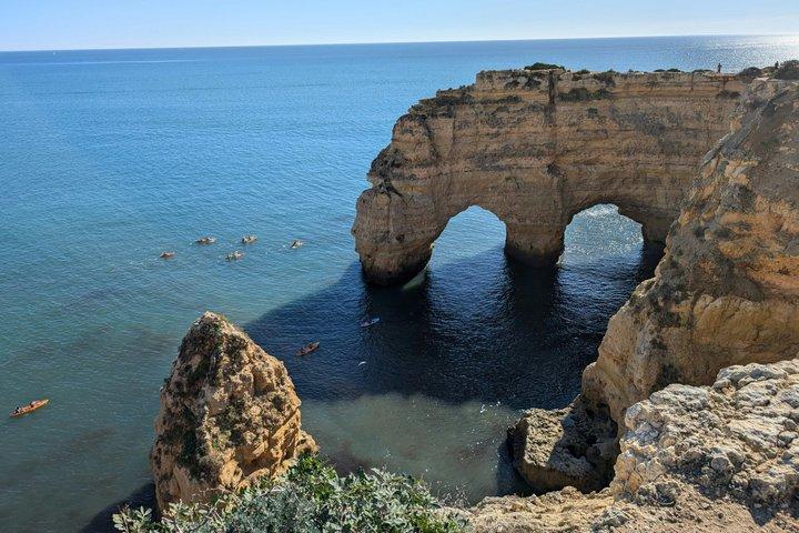 リスボン・ベナジル・ラゴスと風光明媚な海岸からアルガルヴェ日帰り旅行