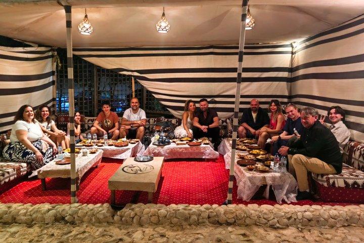 デザートのナイトライフ 本格的なエジプト料理体験