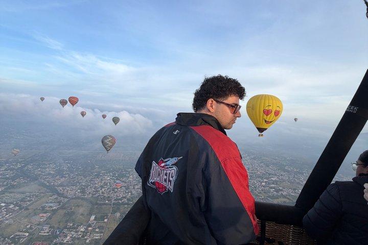 Balloon flight and pick up CDMX and Breakfast Buffet