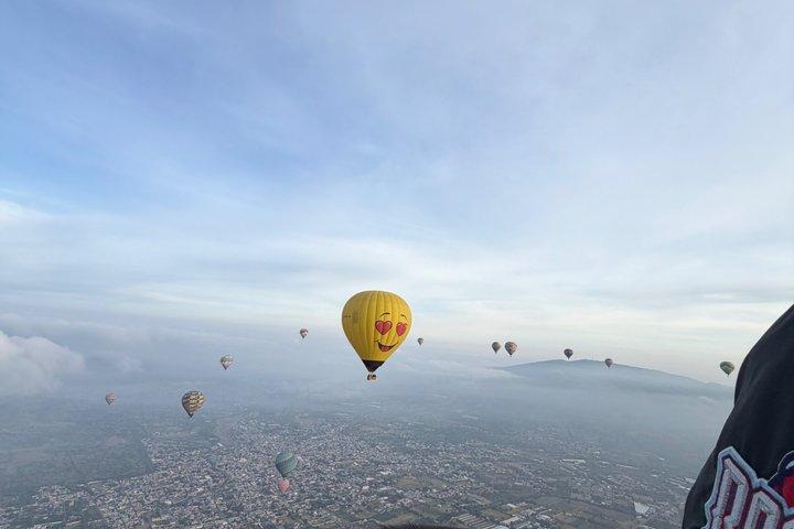 Balloon flight and pick up CDMX and Breakfast Buffet