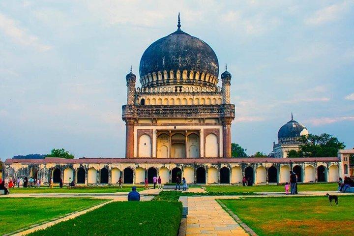 Qutb Shahi Heritage Private Guided Tour