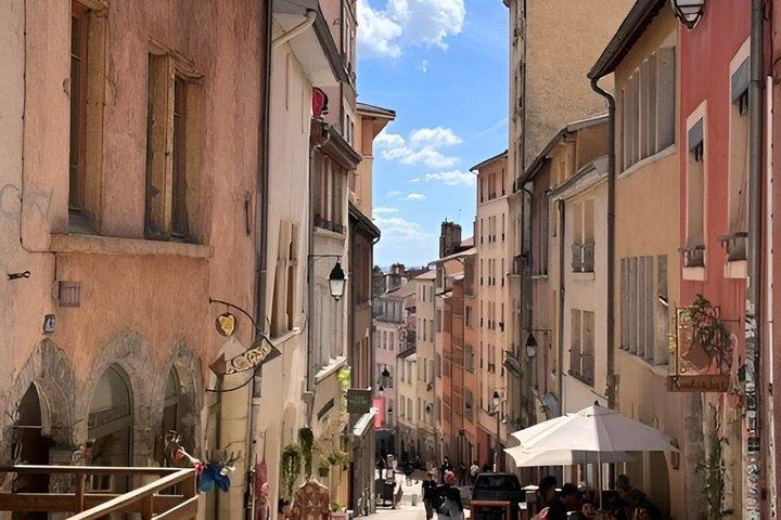 Lyon: Seda, Traboules e Arte em um Passeio Guiado