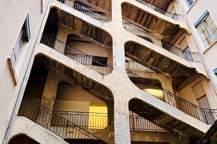 Lyon: Seda, Traboules e Arte em um Passeio Guiado