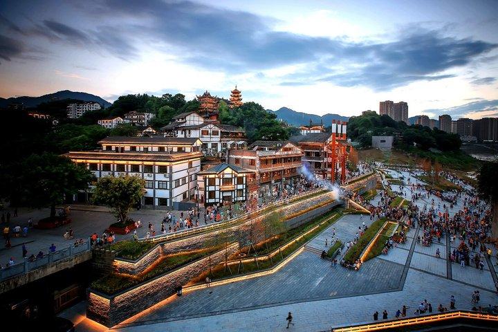 Private Chongqing Day Tour：Old Streets & Two Rivers Ferry