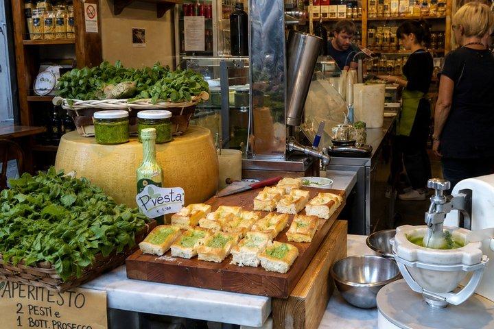 ジェノアプライベートフードツアー：あなただけの沿岸の味覚