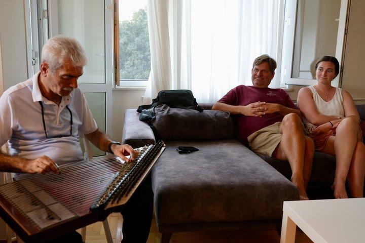 歴史的な料理（Çiğköfte）地元の家庭での音楽付き料理＆ダイニング