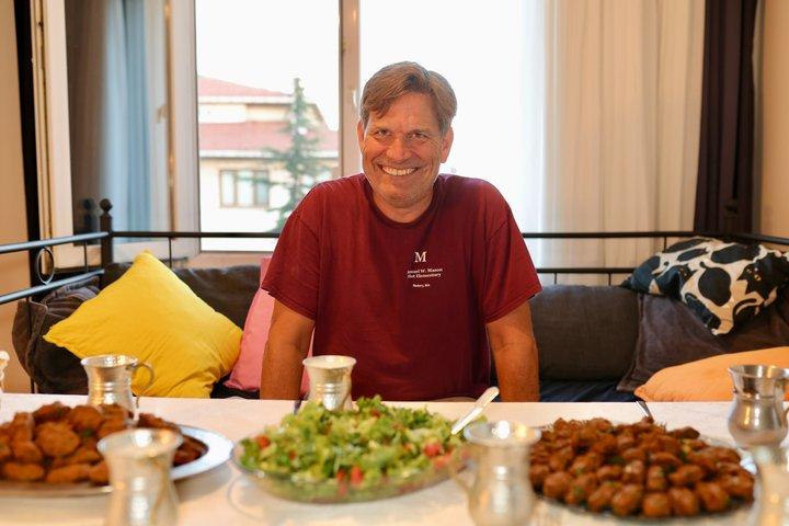 歴史的な料理（Çiğköfte）地元の家庭での音楽付き料理＆ダイニング