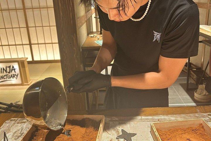本物の忍者屋敷で金属手裏剣を作る京都