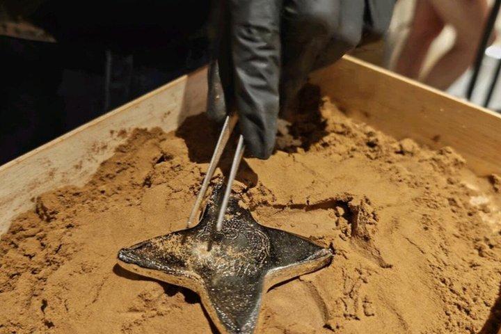 本物の忍者屋敷で金属手裏剣を作る京都