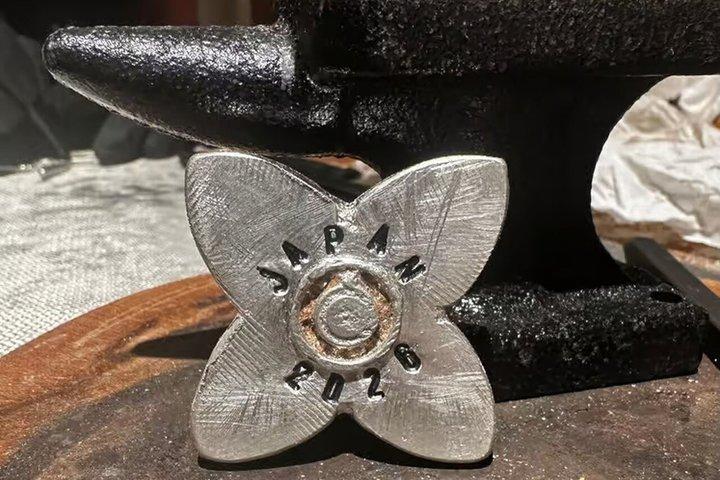 本物の忍者屋敷で金属手裏剣を作る京都