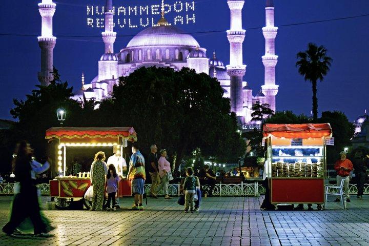 Istanbul in the Dark Historic Walk and Photo Journey