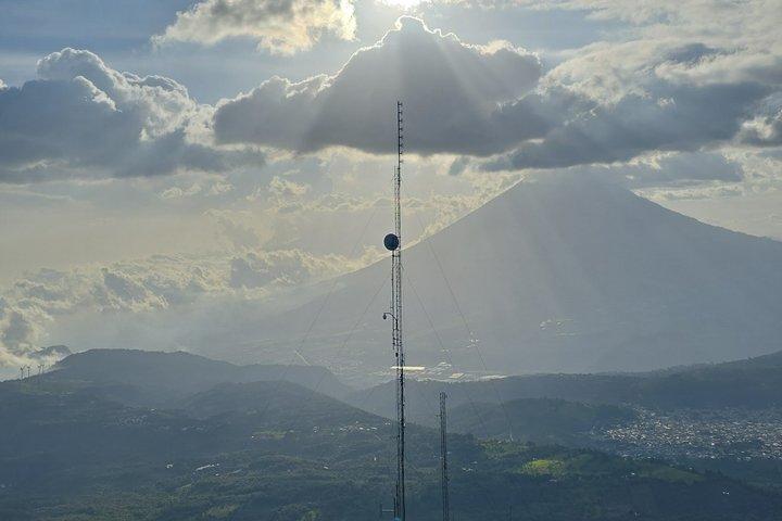 アンティグア発パカヤ火山日帰り旅行