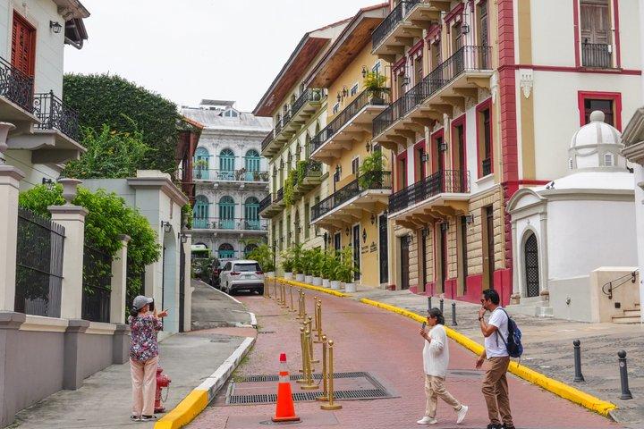 Private Panama Casco Viejo Tour: Coffee & Transfer