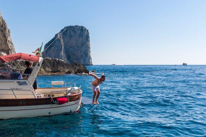 3-stündige private Bootstour über die Insel Capri
