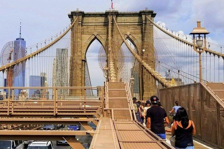 ニューヨーク市からのパノラマトラムフェリーとスペイン語バスツアー