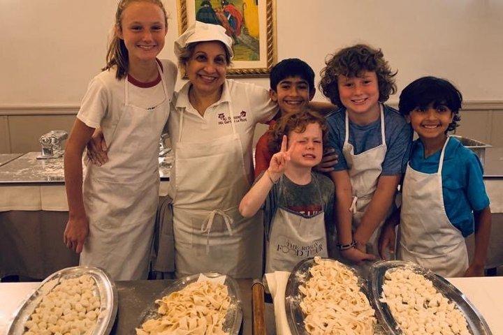 バリ：Cooking Italyによるワイン付きパスタ＆ティラミスク料理教室