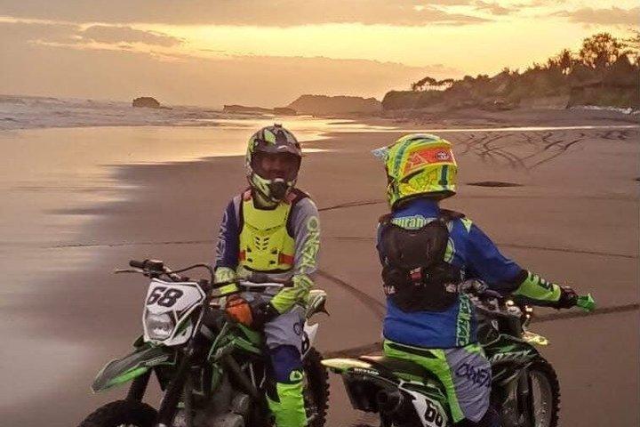 バリ・ダートバイクアドベンチャープライベートツアー