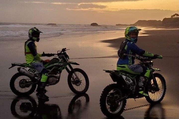 バリ・ダートバイクアドベンチャープライベートツアー