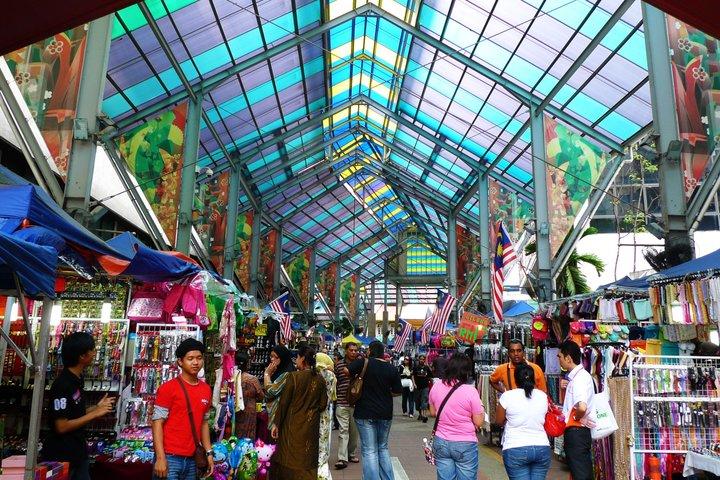 Tour privado de medio día por templos, flores y comida en Kuala Lumpur