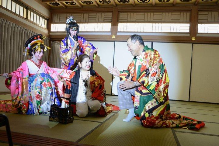 侍と花魁のダンスショーとインタラクティブな文化体験