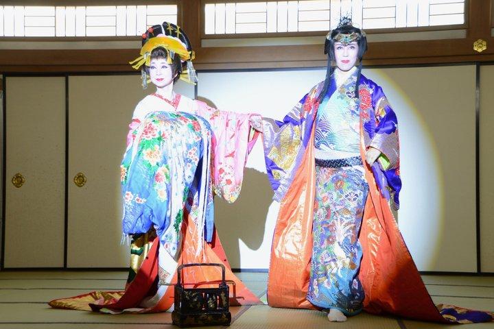 侍と花魁のダンスショーとインタラクティブな文化体験