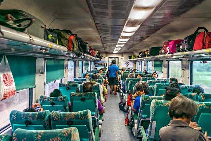 アムリトサルと列車旅を含む7日間のゴールデン・トライアングルツアー