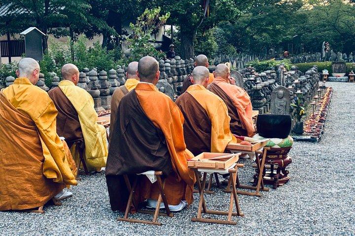 奈良物語：奈良町散策とプレミアムすき焼きディナー。
