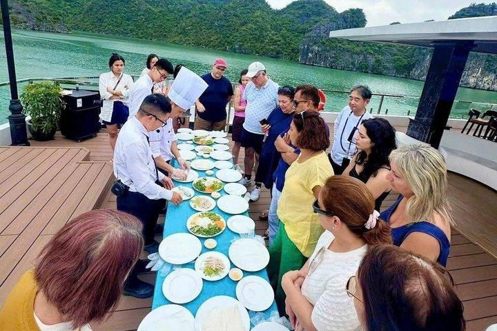ハロン湾ヘララグジュアリースーパーヨット日帰りクルーズ体験