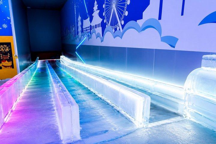 パタヤ ウィンターワンダーランド スノーパーク 入場チケット
