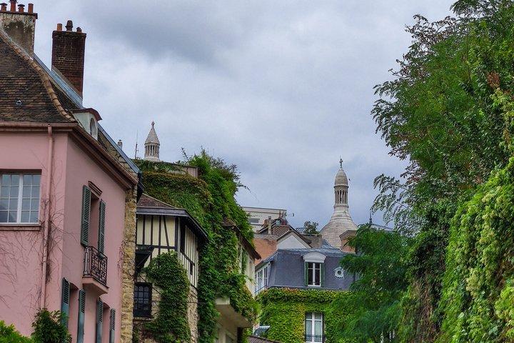Montmartre Self Guided Walking Tour with Audio Guide