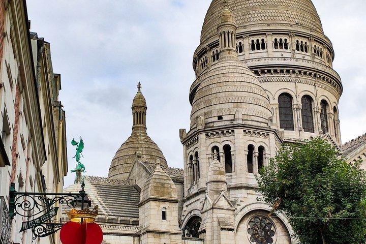 Montmartre Self Guided Walking Tour with Audio Guide