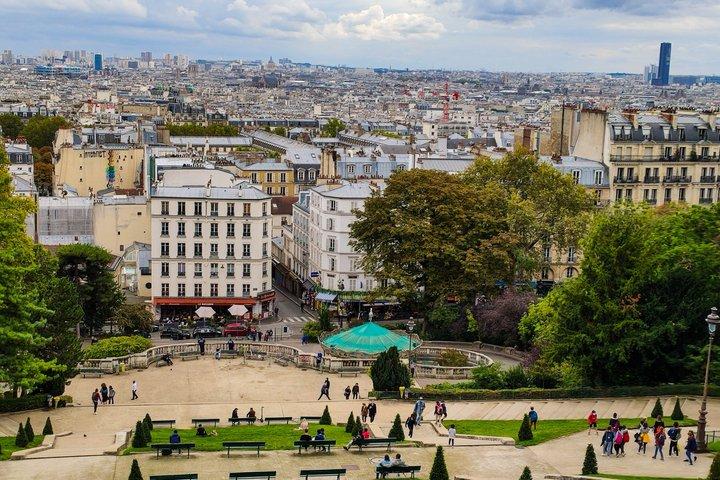 Montmartre Self Guided Walking Tour with Audio Guide