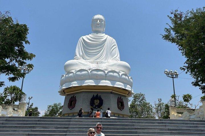 ニャチャン半日市内小旅行：象徴的な名所＆隠れた名所