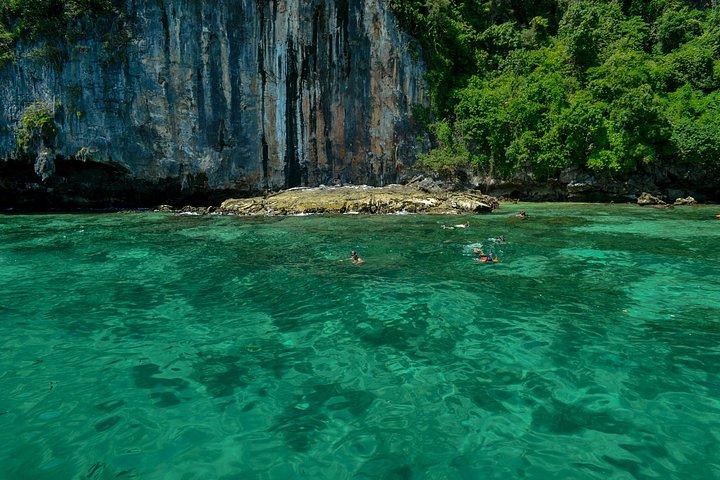 Phuket Phi Phi Maya Bay and Bamboo Tour by Catamaran