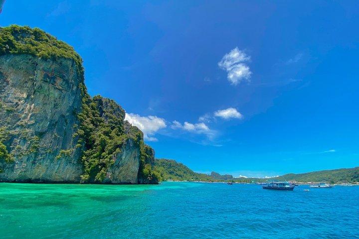 Phi Phi & Bamboo Island Hopping from Phuket by Premium Catamaran