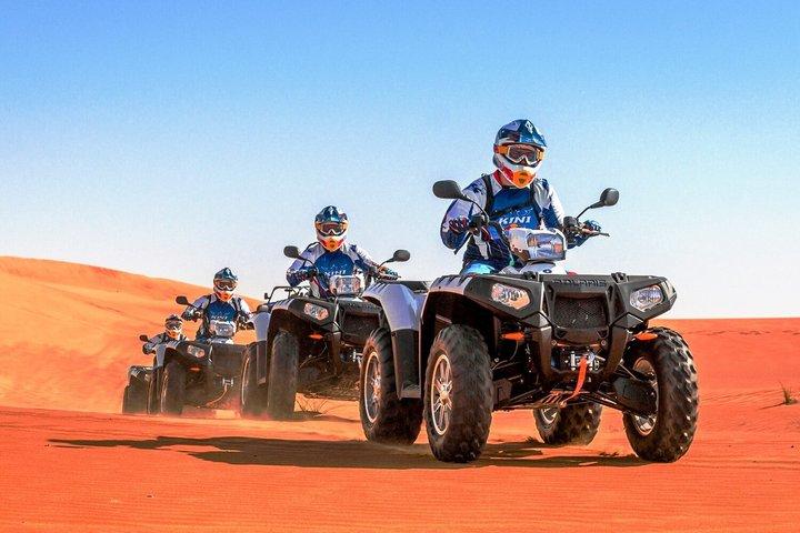 クワッドバイクデザートサファリレッドデューンズピック＆ドロップディナーライブショー