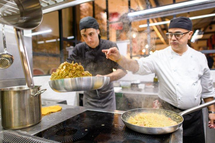 パレルモ パスタ&ティラミスク料理教室 ワイン付き - イタリア料理を学ぶ