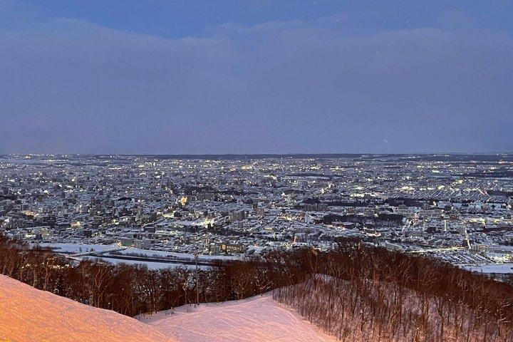 Beginner-Friendly Night View Ski Lesson in Sapporo