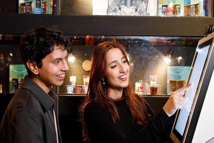 エクストラコールドアイスバーアムステルダム、3ドリンク付き