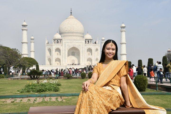 デリーから車でタージマハル、アーグラ城、ベビータージへ日帰り旅行