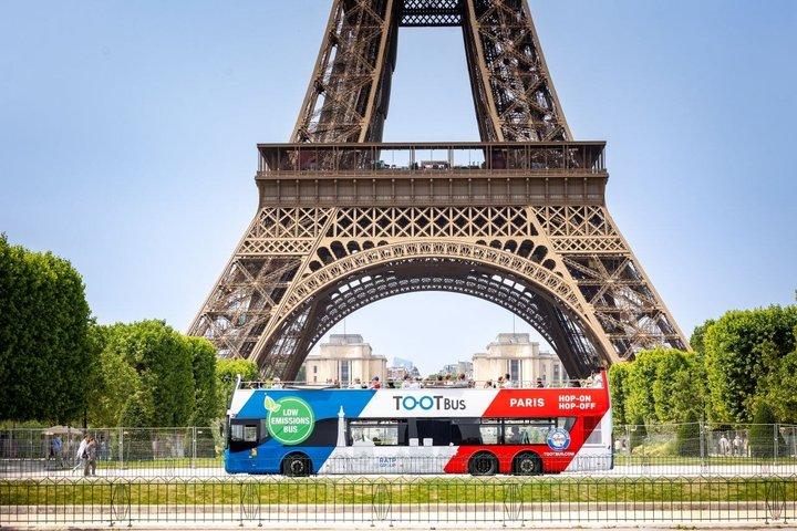 パリ・トゥートバス乗り降り自由バスツアー（オプショナルクルーズ）