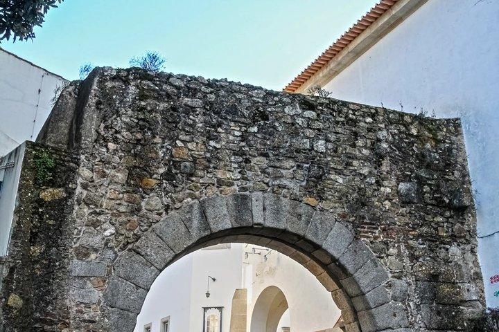 Entdecken Sie Evoa mit dem Praca do Giraldo Walking Tour