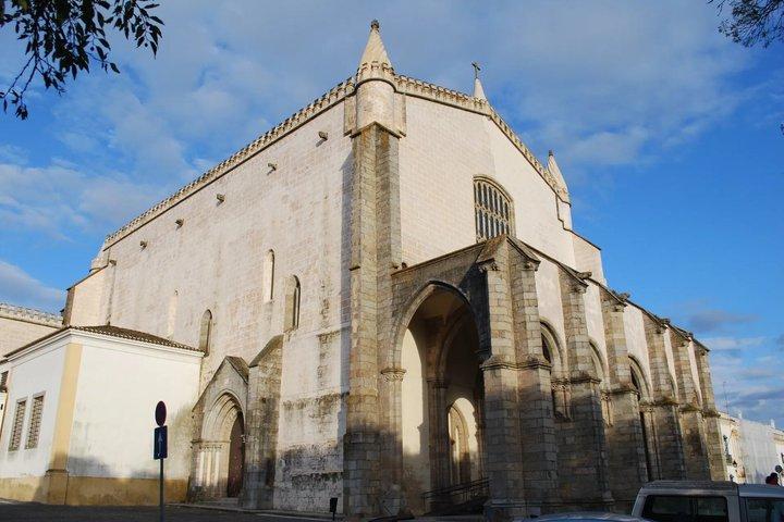 Entdecken Sie Evoa mit dem Praca do Giraldo Walking Tour