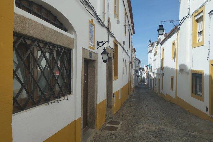 Entdecken Sie Evoa mit dem Praca do Giraldo Walking Tour