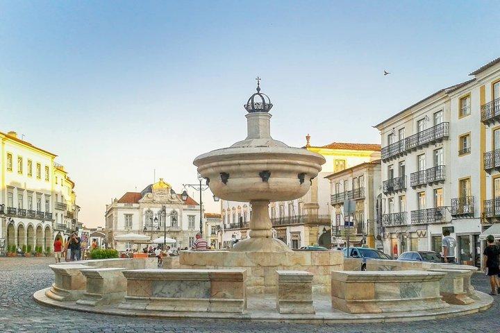 Entdecken Sie Evoa mit dem Praca do Giraldo Walking Tour