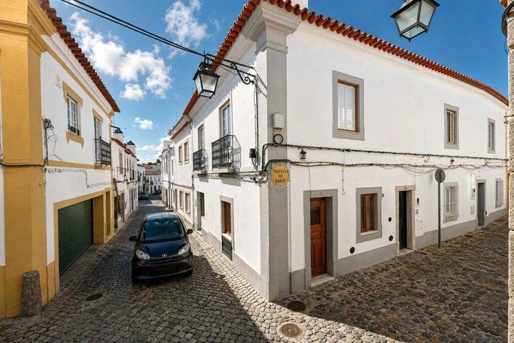Entdecken Sie Evoa mit dem Praca do Giraldo Walking Tour