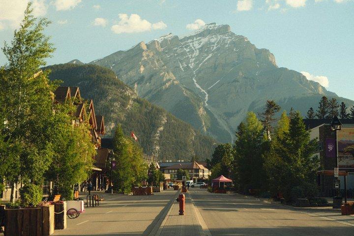Banff Top 10 Iconic Spots Tour with Local Expert Guide