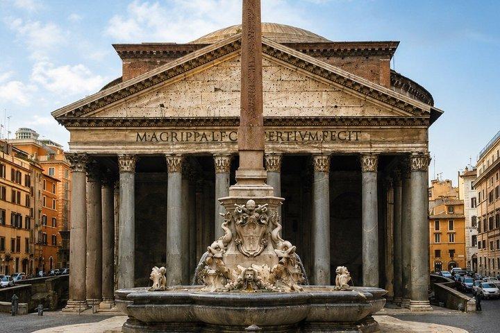 Tour a piedi serale di 3 ore a Roma: piazze e monumenti